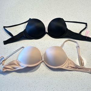 2 Victoria’s Secret bras